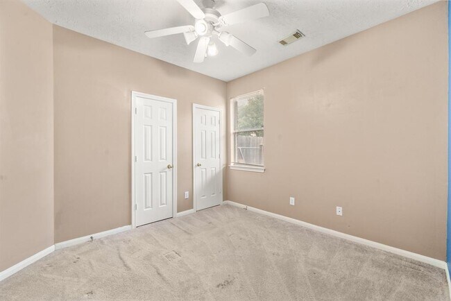 Building Photo - 7803 Blue Stream Ct