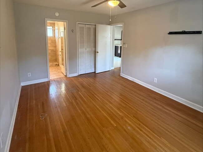 Building Photo - 2623 Vail Ave
