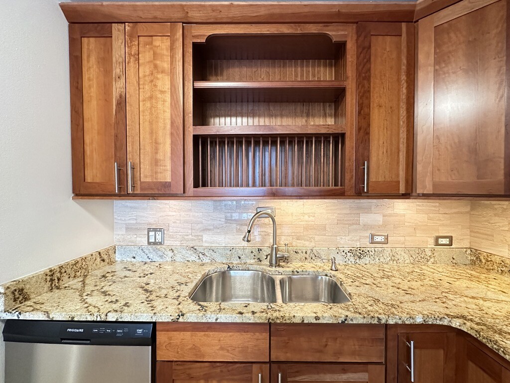 Building Photo - 1442 N Dearborn St