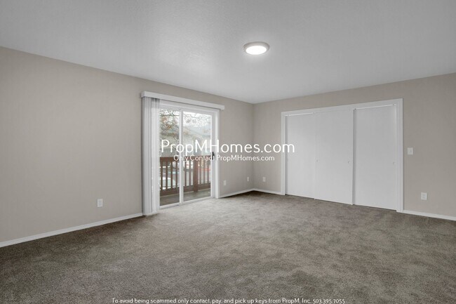 Building Photo - Three Bedroom Gem in Jennings Lodge - Garage Included!