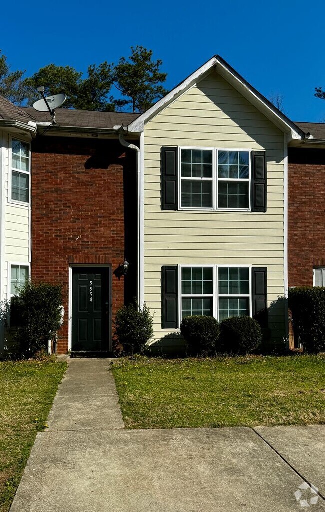 Building Photo - 3 Bedroom/2.5 Bath Townhome in Forest Park!