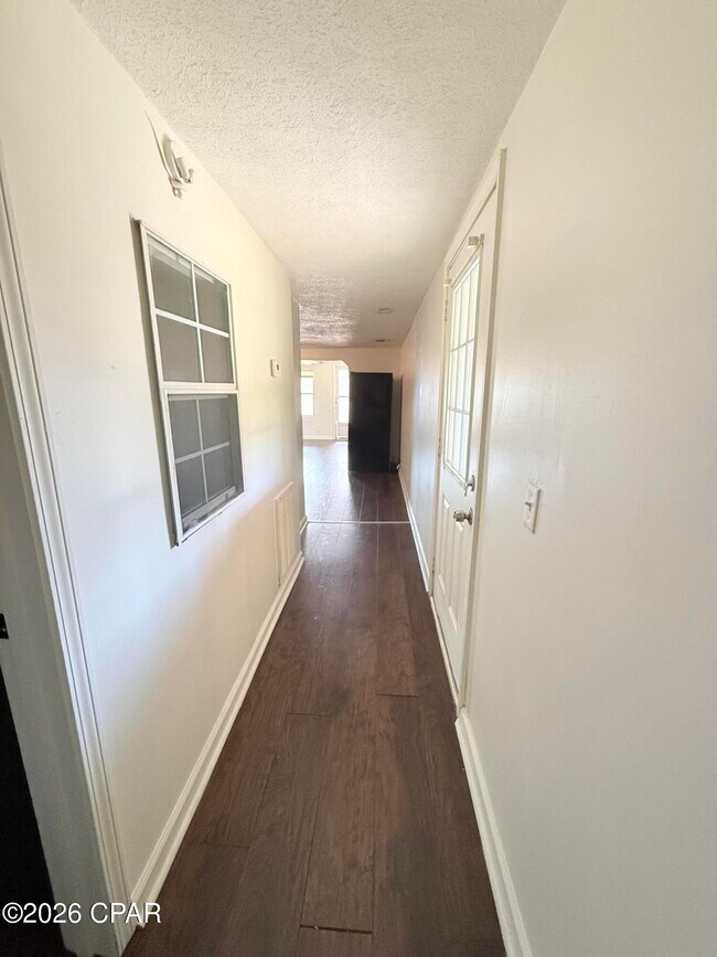 Building Photo - 237 Helen Ave