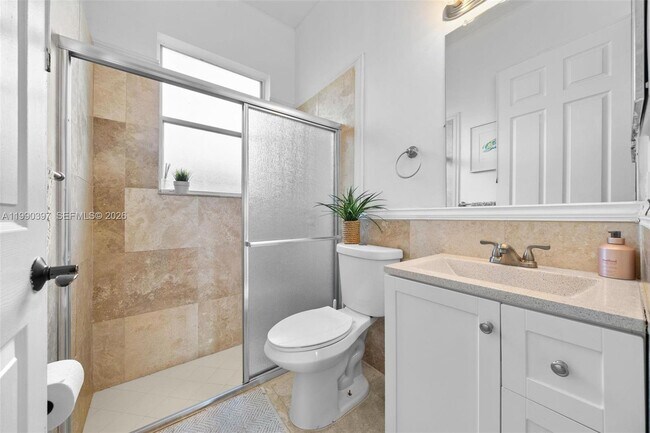 Building Photo - 2707 SW 135th Ave