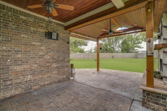 Building Photo - 630 W Newport Bend