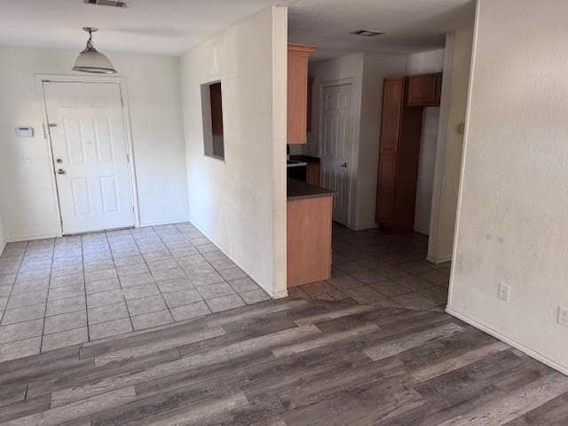 Building Photo - 2541-2551-2551 E Price St