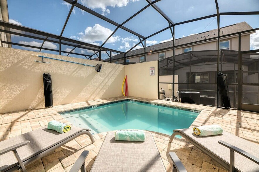 Building Photo - 1602 Carey Palm Cir