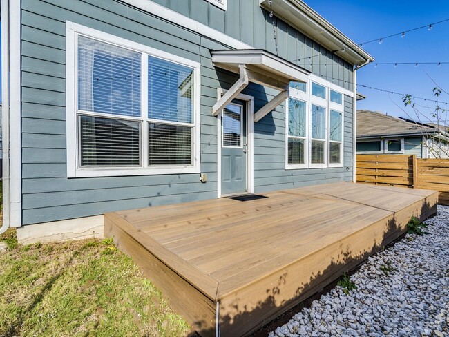 Building Photo - 2215 Capulet St