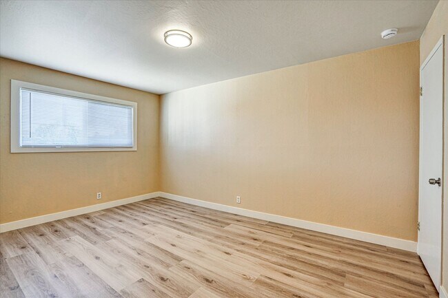 Building Photo - Beautifully Renovated 4 Bedroom Home with 3 Full Bathrooms!