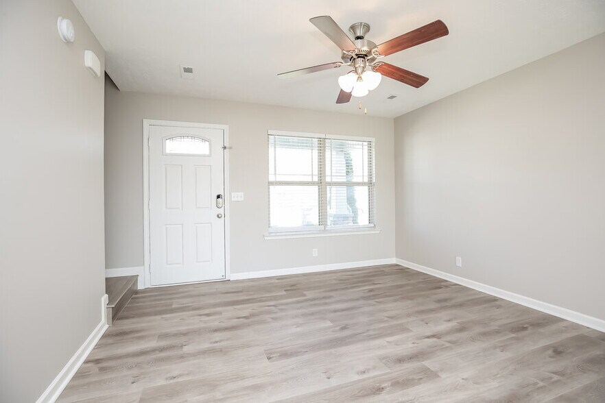 Building Photo - 1834 Warmingfield Dr