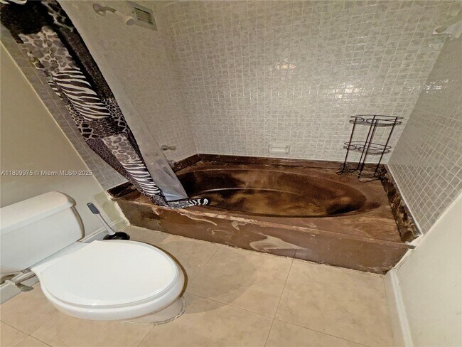 Building Photo - 400 Leslie Dr