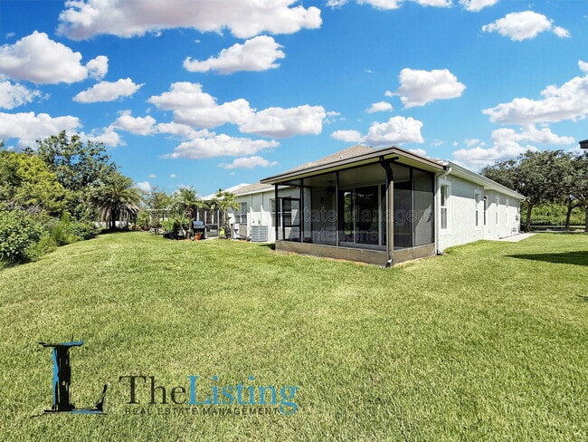 Building Photo - 7411 Surrey Wood Ln