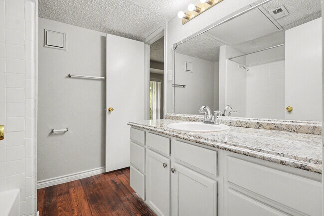 Building Photo - 3603 W Northgate Dr