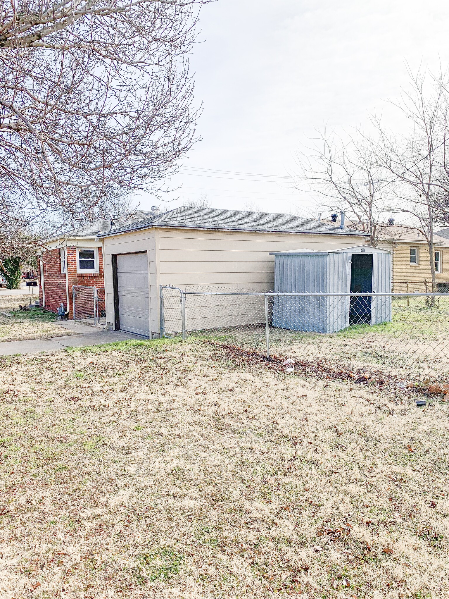 Building Photo - 4509 N Rockwell Ave