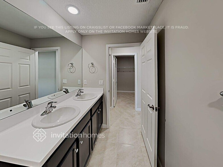 Building Photo - 844 SW Thrift Ave