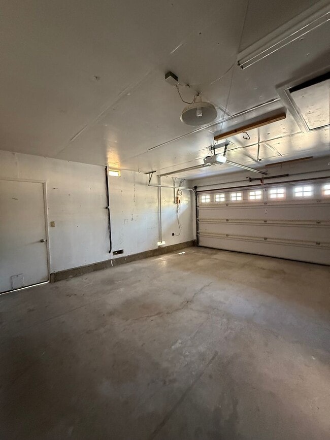 Building Photo - Poway Home with Pool/Spa