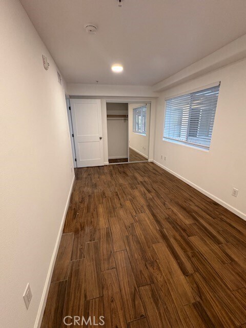 Building Photo - 700 N Hill Pl