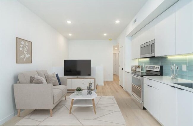 Building Photo - 2721 N Howard St