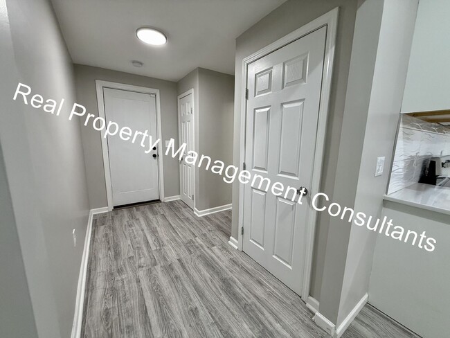 Building Photo - Stylishly Updated 3-Bedroom, 3-Bath Home –...