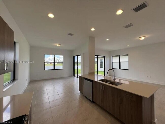 Building Photo - 5645 Cerva Ln