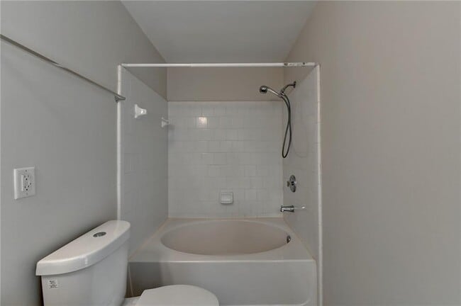 Building Photo - 4006 Edgecomb Dr