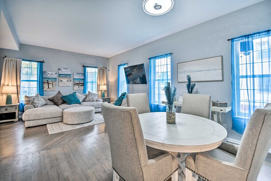 Building Photo - 740 W 31st St