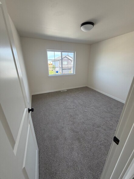 Building Photo - 1648 Aspen Ct