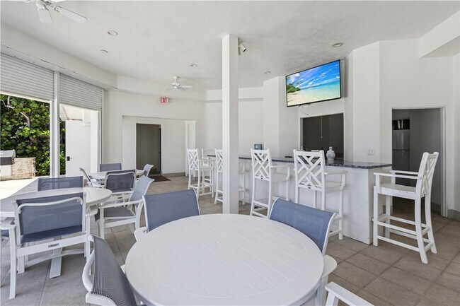 Building Photo - 5670 Jimmy Buffett Mem Hwy