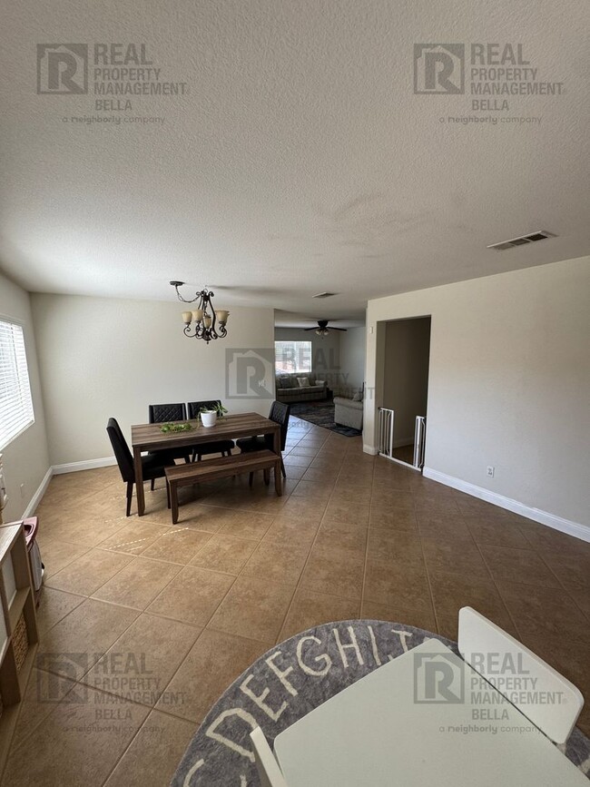 Building Photo - Spacious 4-Bedroom Menifee Home with Open ...