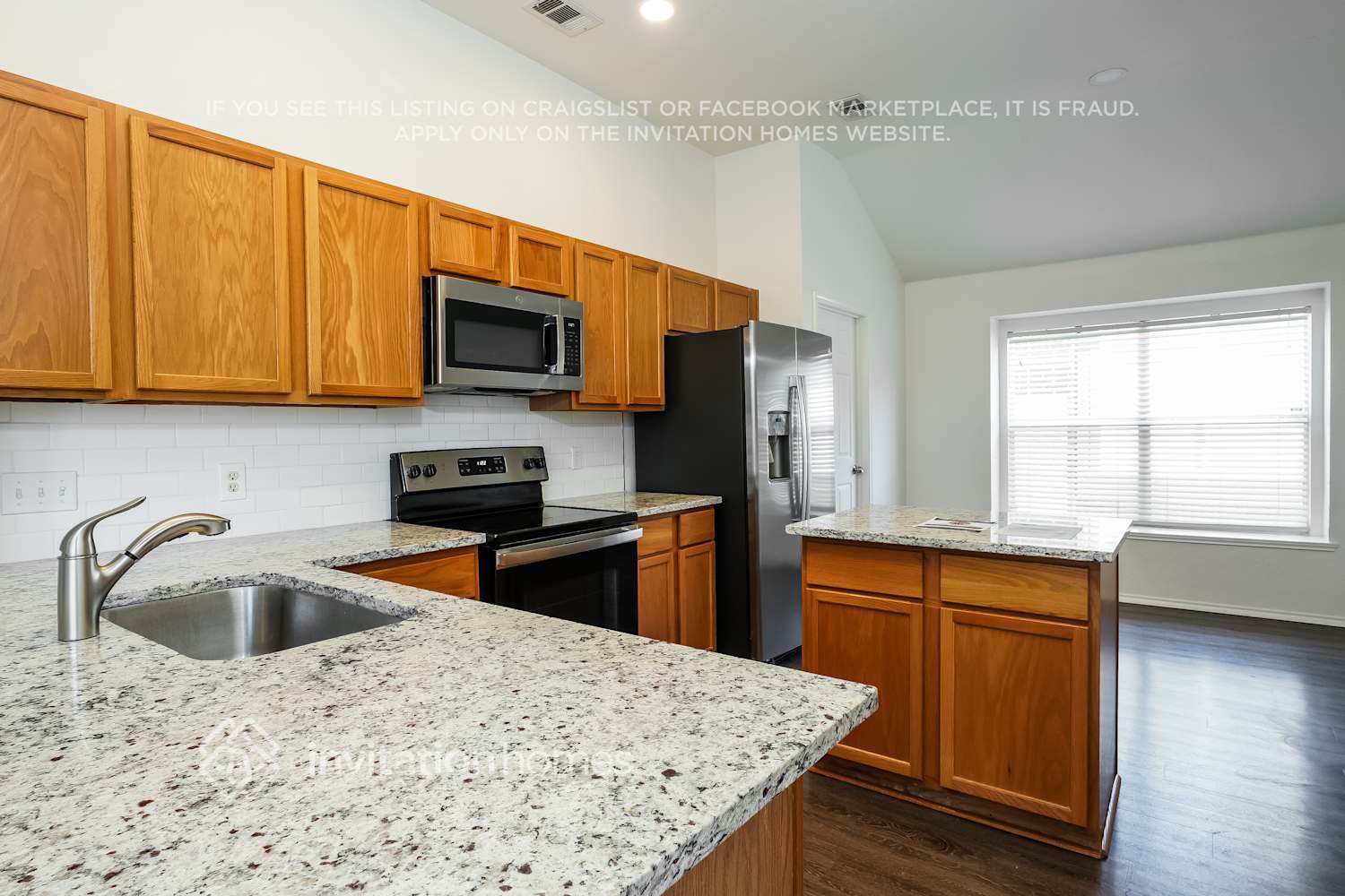 Building Photo - 1434 Vanderbilt Ln