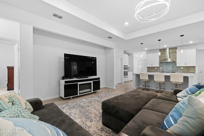 Building Photo - 64 Silver Heron Wy