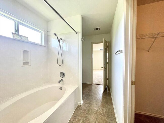 Building Photo - 13325 High Sierra St