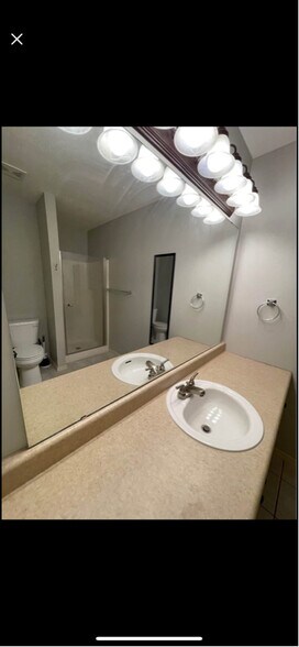 Building Photo - 501 Cherry Cir