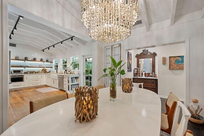 Building Photo - 302 NW 16th St