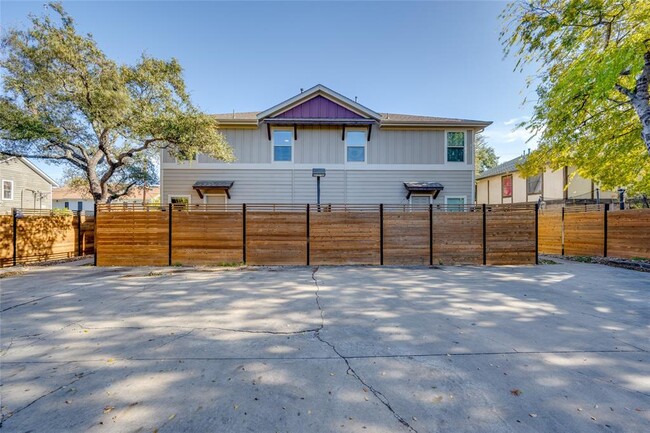 Building Photo - 5701 Cougar Dr