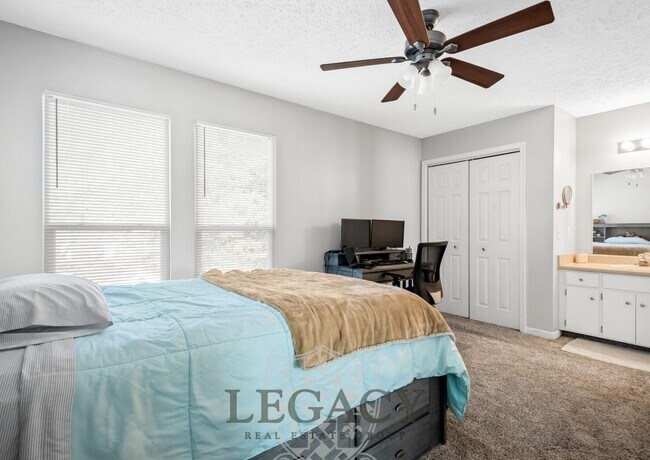 Building Photo - 748 Lake Terrace Dr