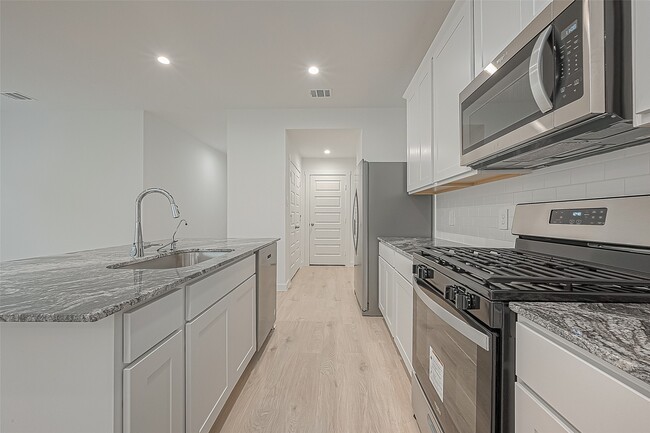 Building Photo - 4939 Pne Hvn Ln