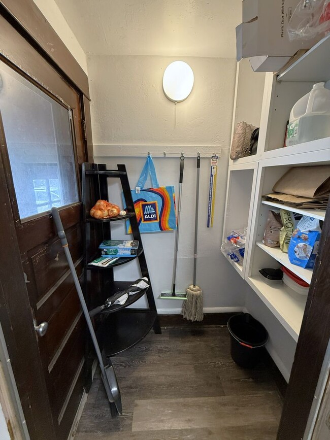 Building Photo - 2 Lathrop St