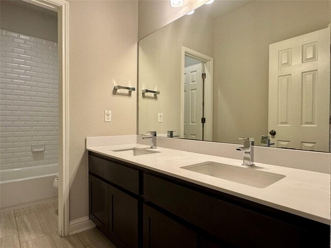 Building Photo - 12524 Ondara Dr