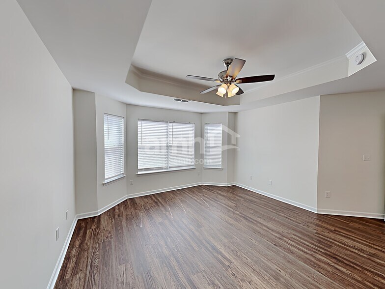Building Photo - 39 Camden Way