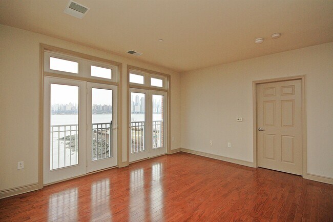 Building Photo - 7400 River Rd