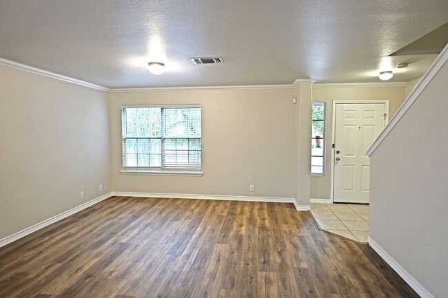 Building Photo - 1610 Elizabeth Ct