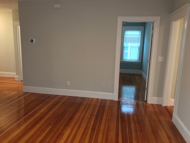 Building Photo - 305 Highland Ave