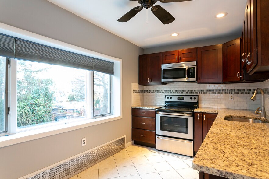 Building Photo - 4238 Pechin St
