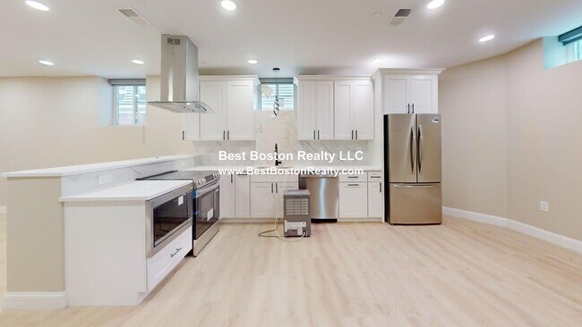 Building Photo - 231 Highland Ave