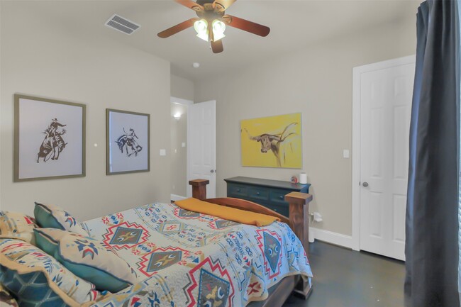 Building Photo - 2810 Red Maple Dr