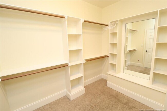 Building Photo - 7124 Blue Juniper Ct