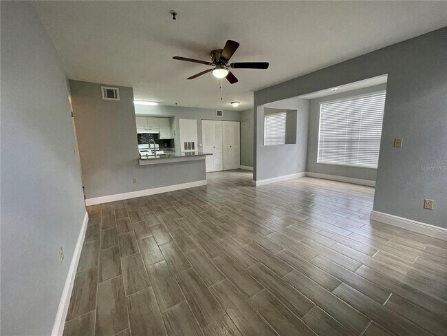 Building Photo - 1612 Columbia Arms Cir