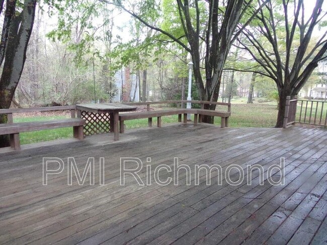 Building Photo - 10841 Ramshorn Road