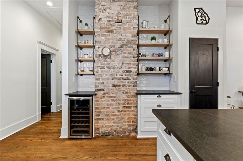 Building Photo - 563 Parkway Dr NE