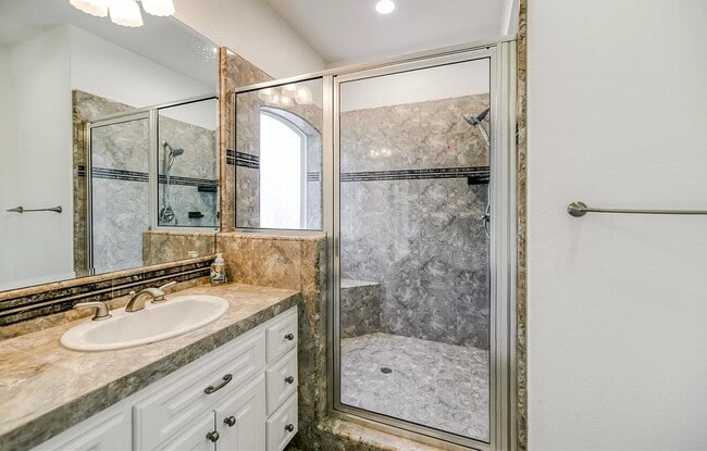 Building Photo - 13497 Tierra Heights Rd